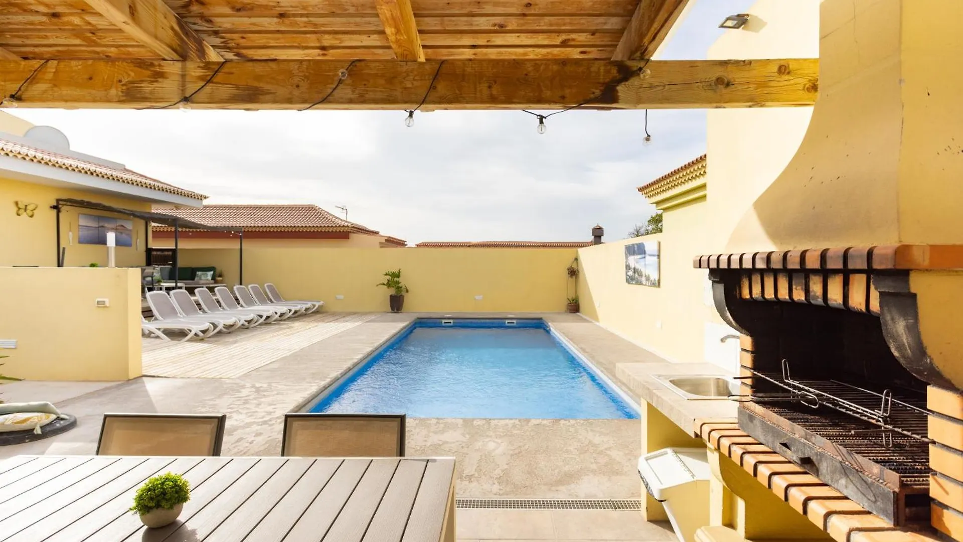 Vivienda Vacacional Tinizara Piscina Y Relax Villa Las Galletas 0*,